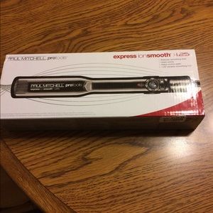 Paul Mitchell flat iron 1.25 new in box
